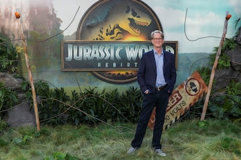 El guionista David Koepp en el estreno mundial de "Jurassic World Rebirth" en Londres (REUTERS/Carlos Jasso)
