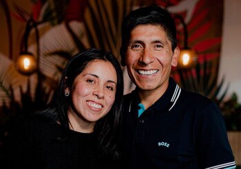 Nairo Quintana y su prometida,