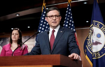 Tras cambiar su postura, Johnson