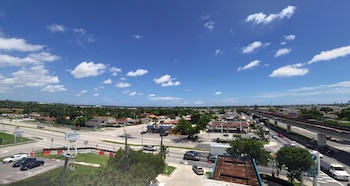 La municipalidad de Hialeah continúa