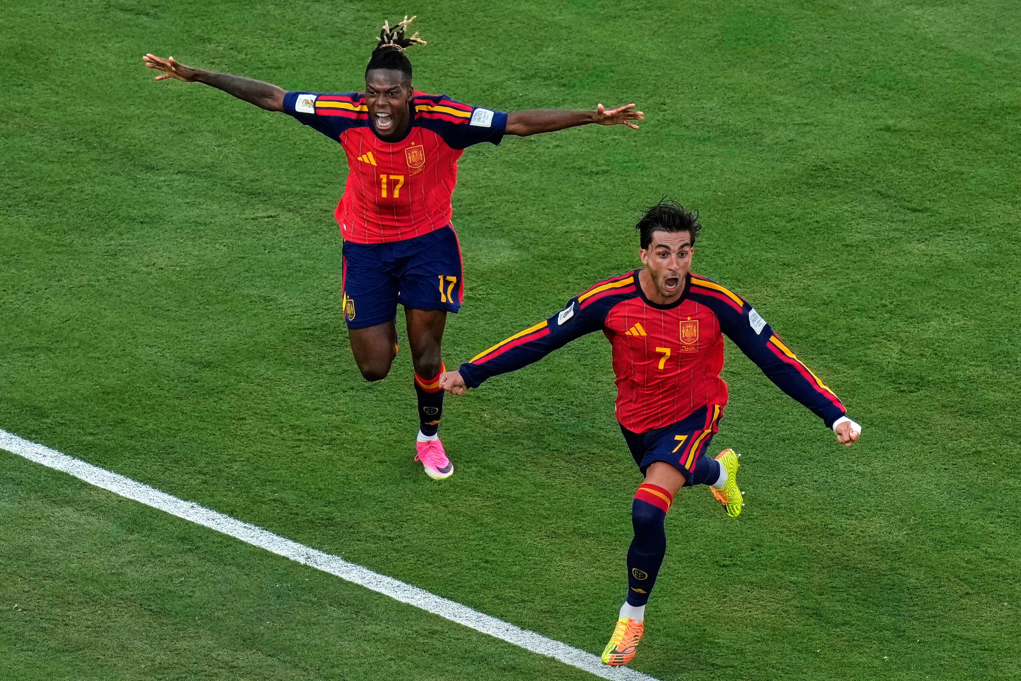Ferran Torres y Nico Williams, lesionados. (AP Foto/Seth Wenig)