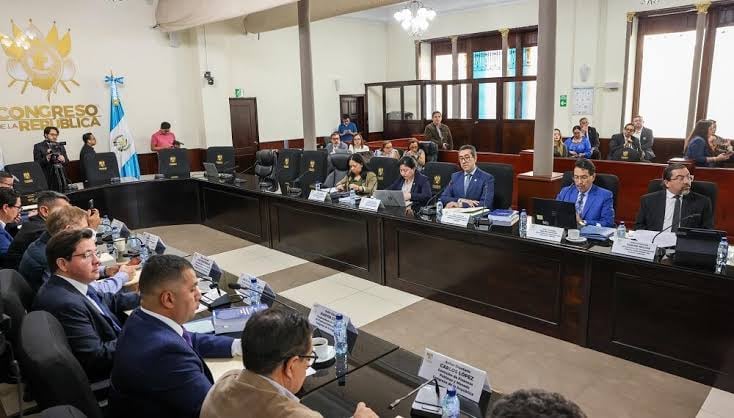 La Comisión de Finanzas del Congreso de Guatemala inició la revisión del Presupuesto 2027 que contempla un gasto estatal de 192.000 millones de quetzales. (Congreso de la República)
