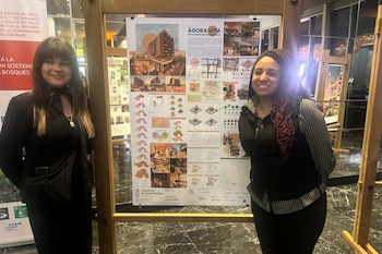 Maryann Palavicini Rivera y Daniela Lizano Castro, estudiantes de Arquitectura de la Universidad Hispanoamericana, obtuvieron el primer lugar en un concurso nacional de diseño urbano sostenible. Crédito: Universidad Hispanoamericana