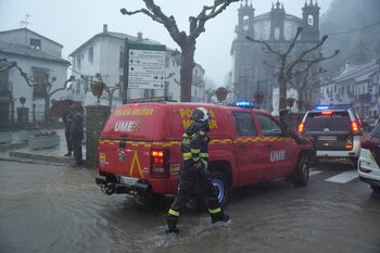 Equipe da UME trabalhando