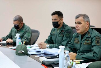 La cúpula militar es cada