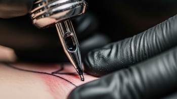 Desarrollan un “tatuaje inteligente” que utiliza señales de calor para detectar el cáncer de piel