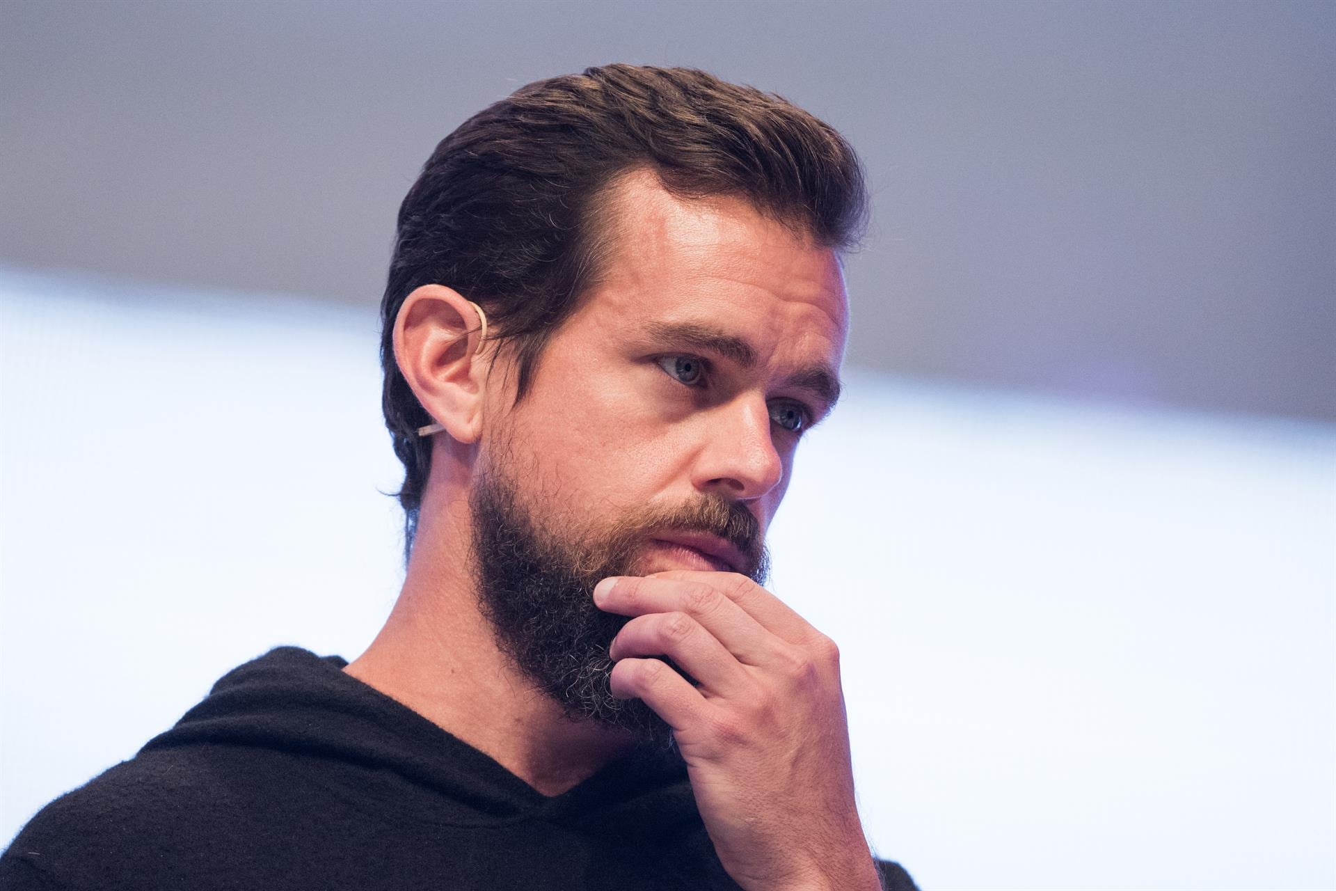 Fundador de Twitter crea su propio Slack donde pueden participar humanos y agentes de IA
