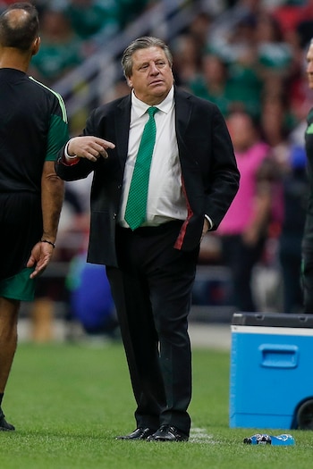 Fotografía de archivo donde aparece el entrenador mexicano Miguel Herrera. EFE/ Isaac Esquivel