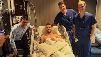 El mensaje de la figura de Inglaterra desde el hospital tras la operación por la insólita lesión que sufrió durante los festejos