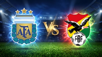 Escudos de la Asociación del Fútbol Argentino y la Federación Boliviana de Fútbol con las letras VS entre ambos sobre un campo de césped.