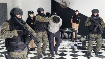 Hay tres detenidos. Entre ellos,