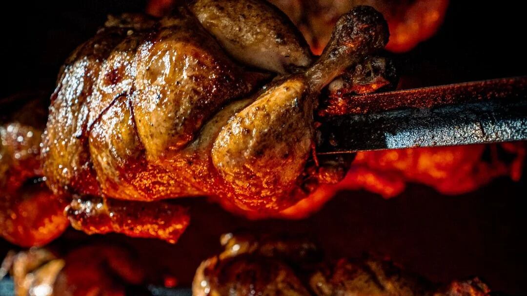 Cúcuta, Medellín y Cartagena son las ciudades con los costos más altos de pollo asado, como estrategia para medir los precios de las ciudades - crédito Canva