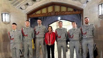 Robles destaca la "cooperación internacional" militar tras reunirse con cadetes españoles en West Point (EEUU)