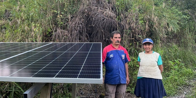 El subsidio tradicional sobre la factura se convierte en sistemas fotovoltaicos que permiten a las familias autogenerar electricidad y reducir la dependencia de la red convencional - crédito Gobernación de Cundinamarca