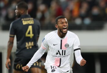 Georginio Wijnaldum ingresó por Paredes