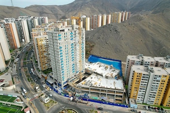 El strip center forma parte de un desarrollo mixto que reúne un área comercial de dos pisos y un sótano junto a Lomas Residencial, un edificio con 144 departamentos.