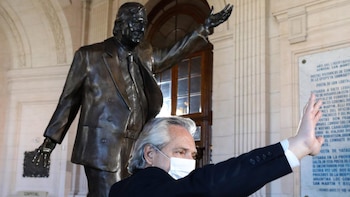 Néstor y Alberto, con gestos