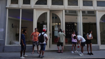Usuarios cubanos reportan fallas en telefonía, Internet y pagos digitales de Etecsa