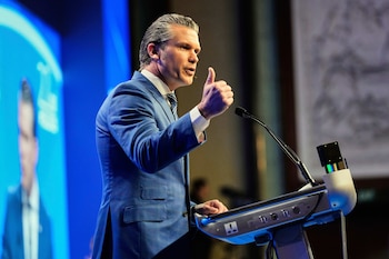 El Secretario de Defensa de