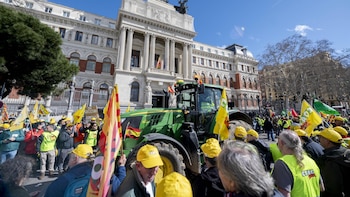 El campo español lleva los tractores a Madrid este miércoles ante los graves problemas que afronta sector
