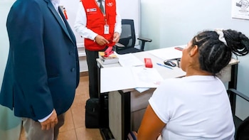 Trabajadores públicos asumirían costos de