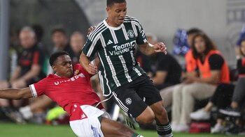 Colombiano debutó en el Manchester