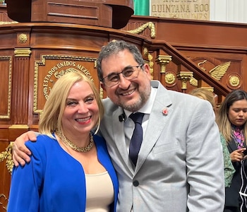 La presidenta del Congreso de la CDMX Olivia Garza con el secretario de Gobierno capitalino César Cravioto.
Crédito: X / @oligarza3
