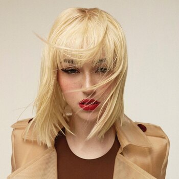 Estibaliz afirmó que habla con