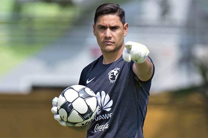 El primer diagnóstico de apendicitis generó preocupación entre aficionados y colegas del entorno futbolístico mexicano. (X/ @raulbrindis)