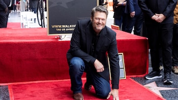 Blake Shelton, el cantante que construyó un imperio de USD 200 millones tras dejar “The Voice”