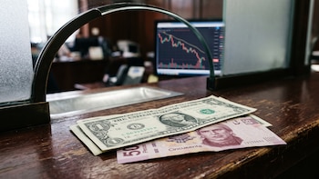 Se rompió la racha: el dólar perfora la barrera de los 18 pesos y así amanece el tipo de cambio en bancos