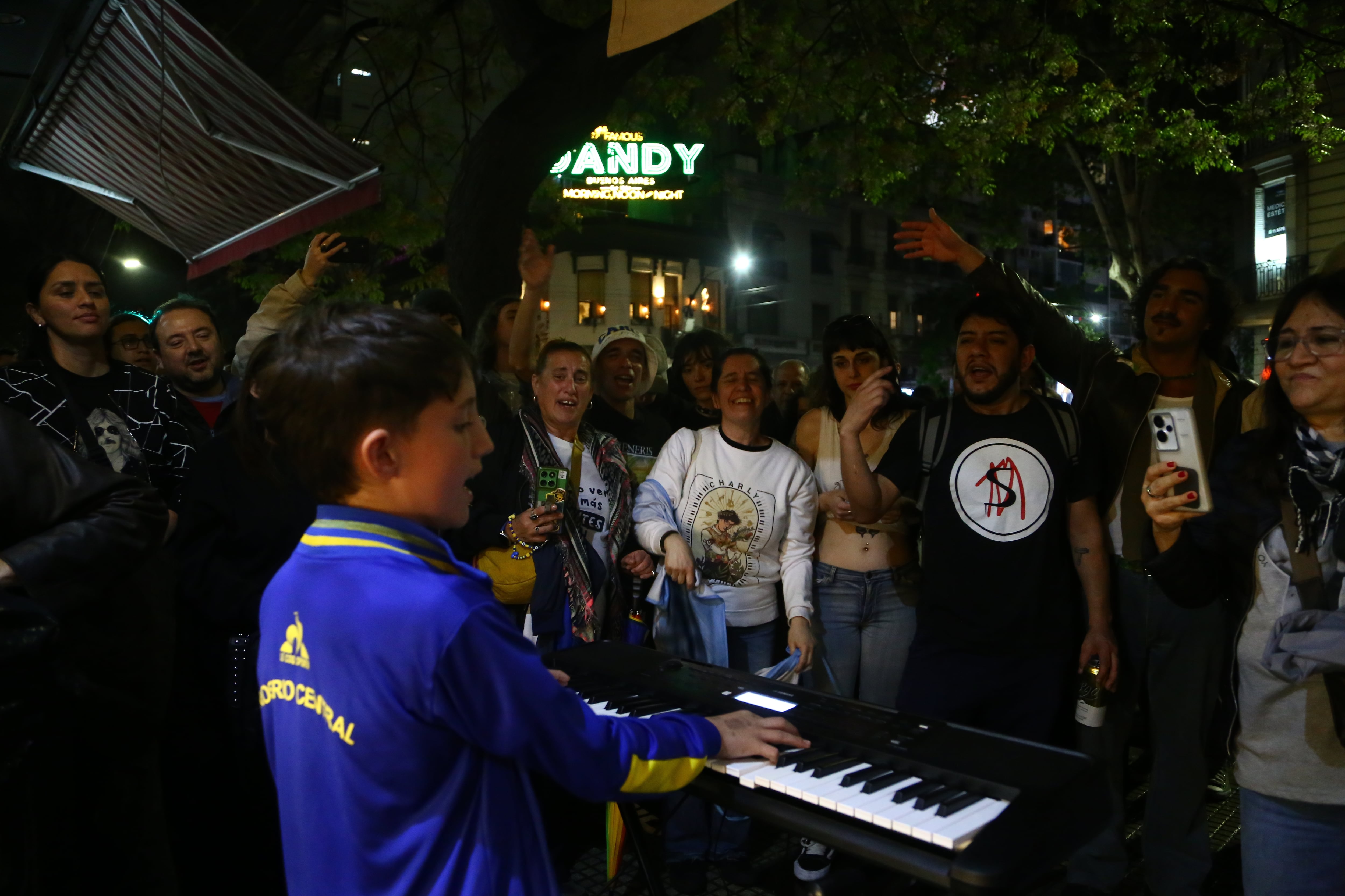 El saludo de Charly García a sus fans en los festejos por su cumpleaños 75:  shows en vivo, carteles y mensajes de amor - Infobae