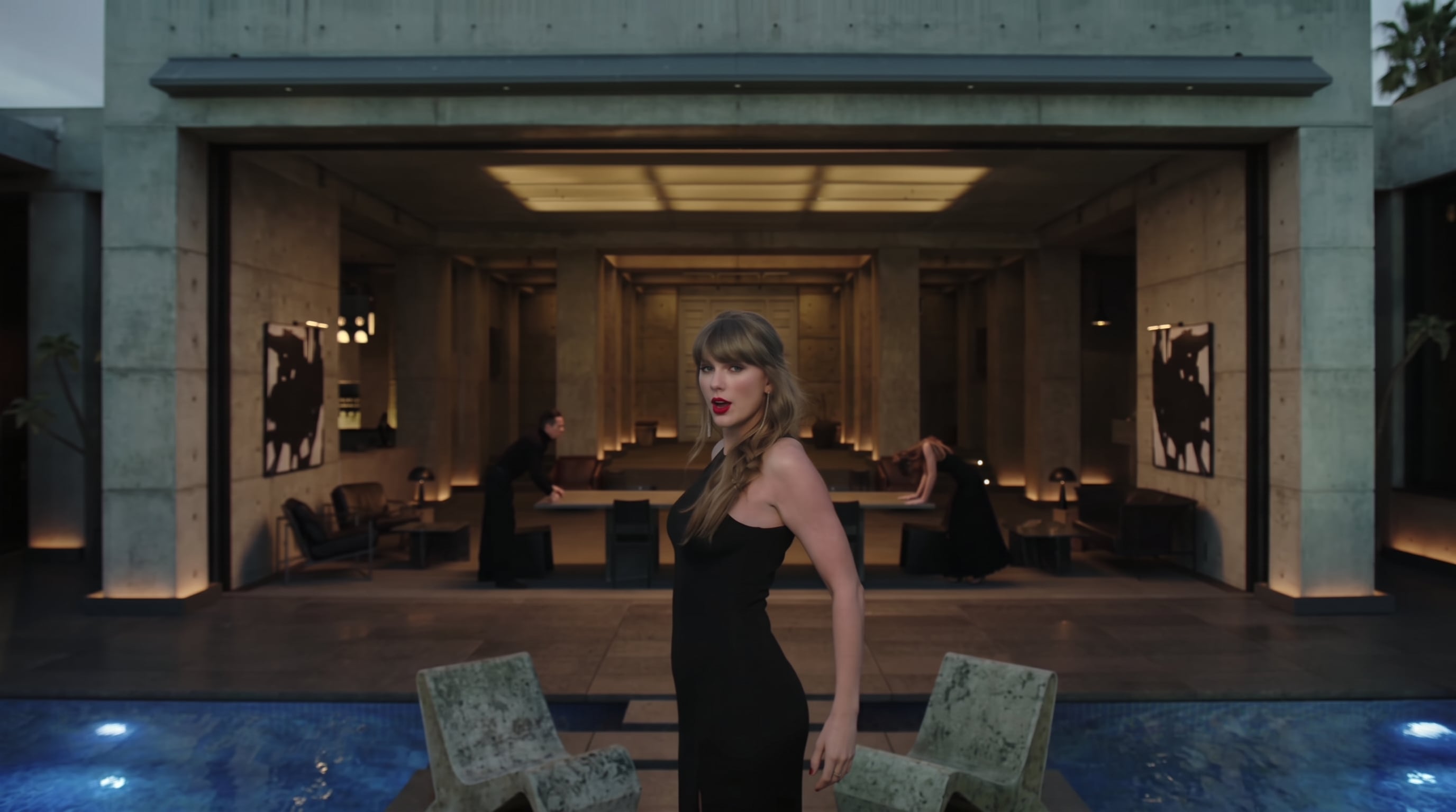 Taylor Swift afirmó que la vivienda funciona como una metáfora sobre la frialdad de una relación desgastada. (Captura de video)
