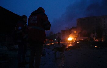 Paramédicos en Kiev tras un