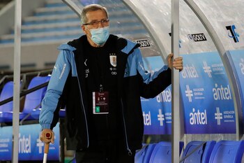 En la imagen el entrenador de Uruguay Oscar Washington Tabarez. EFE/ Raúl Martínez/Archivo
