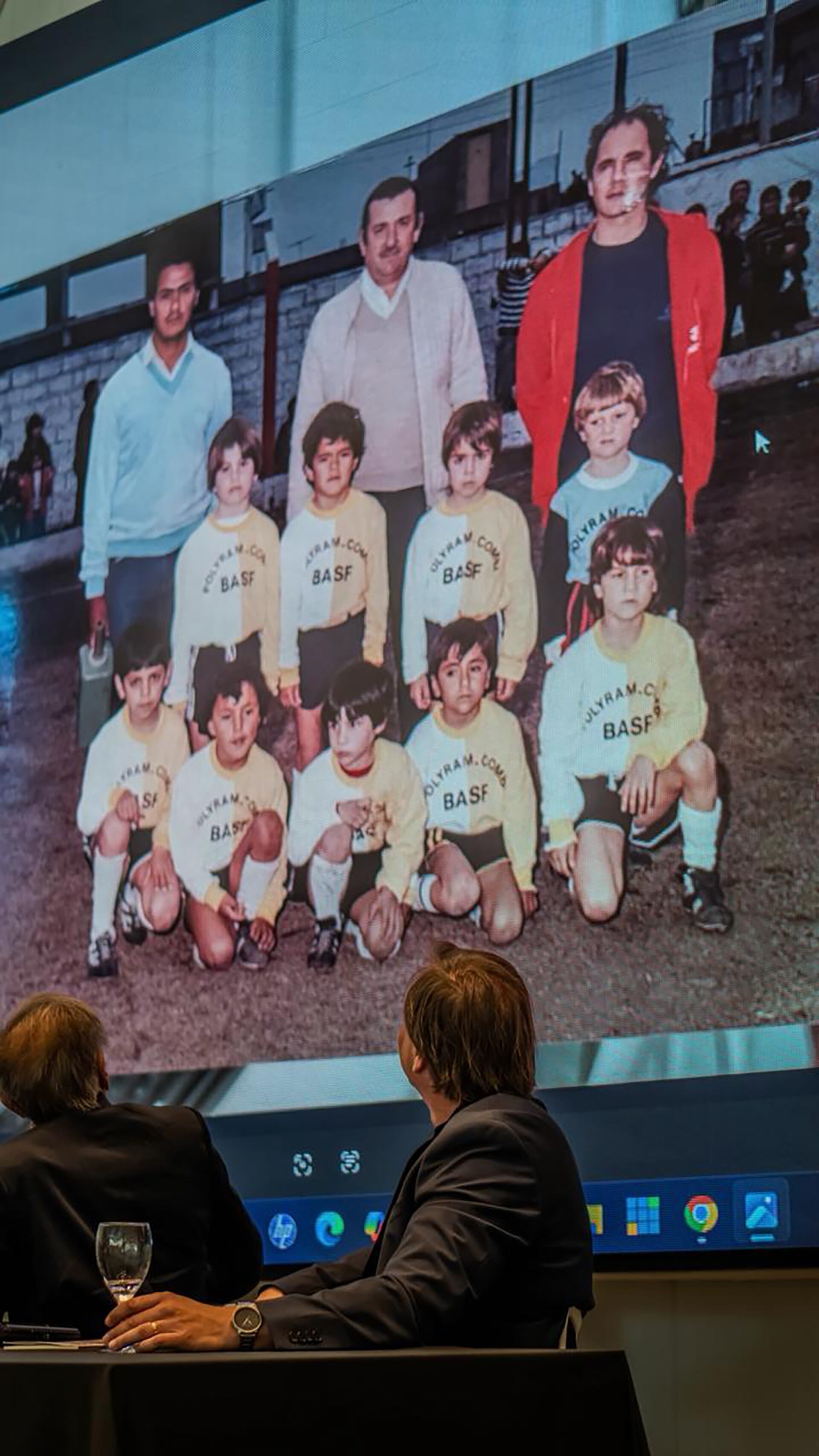 El club San José nació en 1986 como respuesta a la exclusión de los niños en otros clubes, priorizando la educación y la pertenencia.