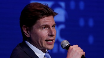Más competencia, reglas claras y ahorro: el argentino que lideró la Bolsa de Hong Kong marcó las claves para el futuro del país