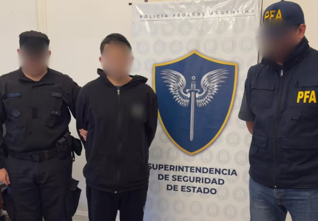 El colombiano Brayan Cruz tenía una orden de captura con circular roja de la Interpol en su contra - crédito Policía Federal de Argentina