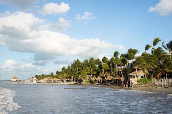 ARCHIVO - Al atardecer se