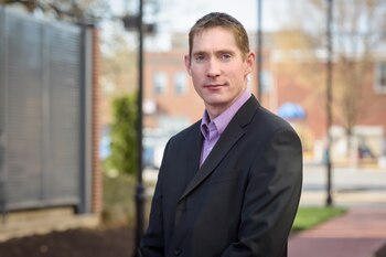 Keith Schneider, científico de la