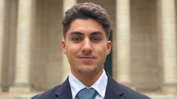 Thomas Anselin, de 22 años, se ha graduado con honores en la Universidad de Paris 1 Panthéon-Sorbonne (Linkedin)