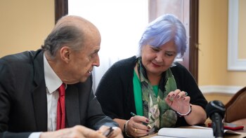 Álvaro Leyva radicó proyecto de