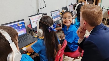 Casi la mitad de los docentes de primaria tiene un nivel inicial de habilidades digitales en Costa Rica