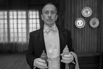 En "El conde", Larraín deja