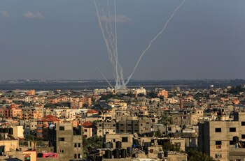 Varios cohetes lanzados desde la Franja de Gaza este jueves (Abed Rahim Khatib/dpa)