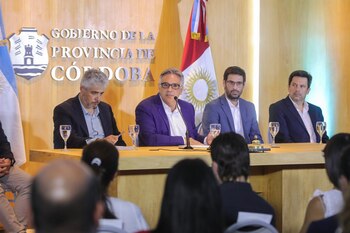 El cordobés Martín Llaryora representa