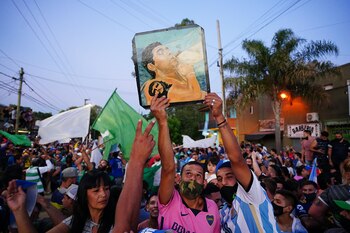 En los alrededores del cementerio,
