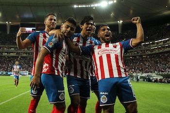 Las Chivas son líderes parciales
