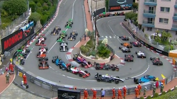 El multitudinario accidente en la largada de la F3 en el Gran Premio de Mónaco con más de 10 autos involucrados
