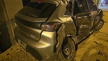 Dejó su camioneta de alta gama en una cochera, el sereno se la llevó y chocó alcoholizado: quedó destrozada